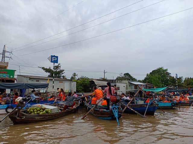 CAI RANG FLOATING MARKET - Can Tho 