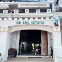 De Sea Almond หาดทรายรี