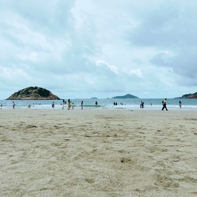 石澳沙灘。！ 陰天 ， 聽著海濤聲！忘憂谷 ！