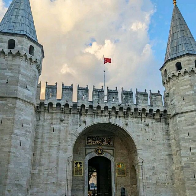 @ TOPKAPI PALACE MUSEUM IN ISTANBUL!