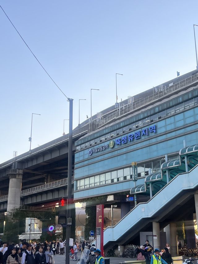 韓国/ソウル【トゥクソム】漢江で見る迫力のドローンショー