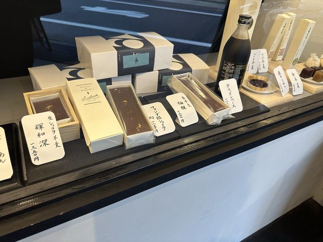 東京・池袋。あんことクロワッサンの不思議な関係『&co.あん処』