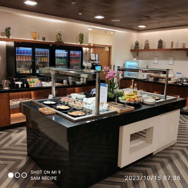 Beautiful Singapore Airlines Heathrow Lounge