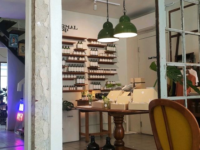 Normal life @ Normal Cafe ลาดพร้าว 71