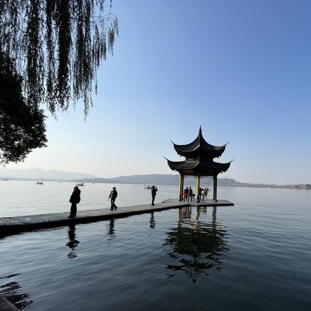 Romantic place await at dusk @ West lake, Hangzhou 