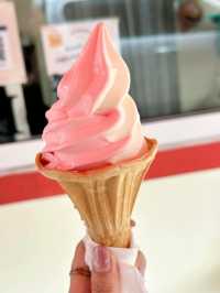 ร้านไอติม soft soft สุดคิ้วท์ 🍦😋