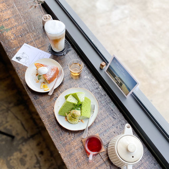 《台北景點：三芝最美咖啡店☕️｜海景第一排看無敵海景🌊》