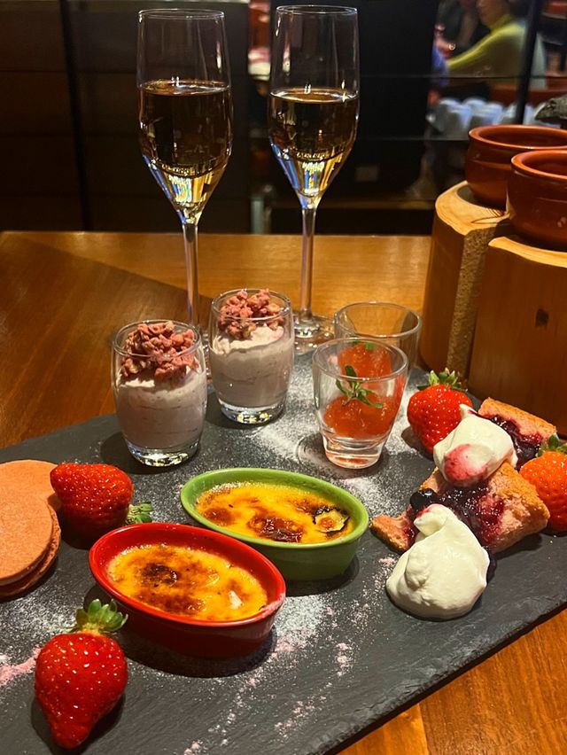 【福岡グルメ】お肉とスイーツを楽しめる“夜のアフタヌーンティー“