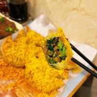 豐信餃子店：新鮮手工製作，排隊美食指南