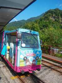 【觀光台車直達烏來瀑布｜近距離觀賞的景觀餐廳】 