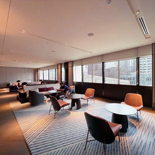 Best business lounge in Singapore