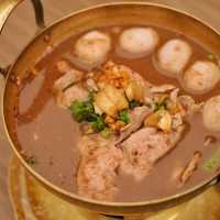 ก๋วยเตี๋ยวเรือเพนนิน ร้านดังในตำนาน