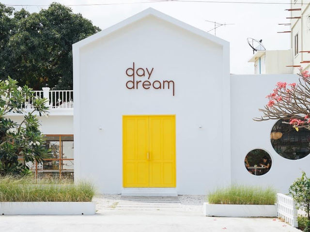 Daydream Cafe 