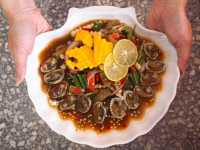 ร้านก๋วยเตี๋ยวเรือสวยขนาดนี้มันจะเกินไปไหม