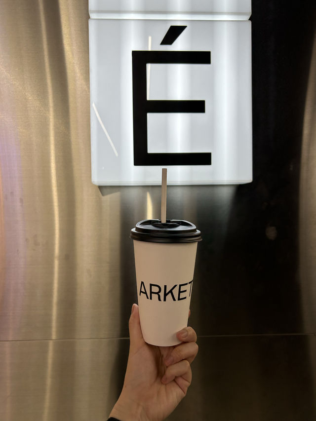 アジアで韓国初！出店！ヨイドで話題のオシャレカフェ✨