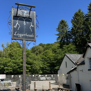 We Three Loggerheads pub