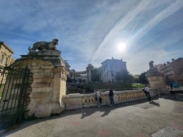 馬賽隆尚宮：瀑布花園、博物館，適合6月旅遊