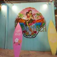 คาเฟ่สีชมพู Tutu Beach