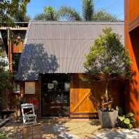 Ellen cafe house