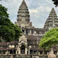 Angkor Wat : Timeless elegance