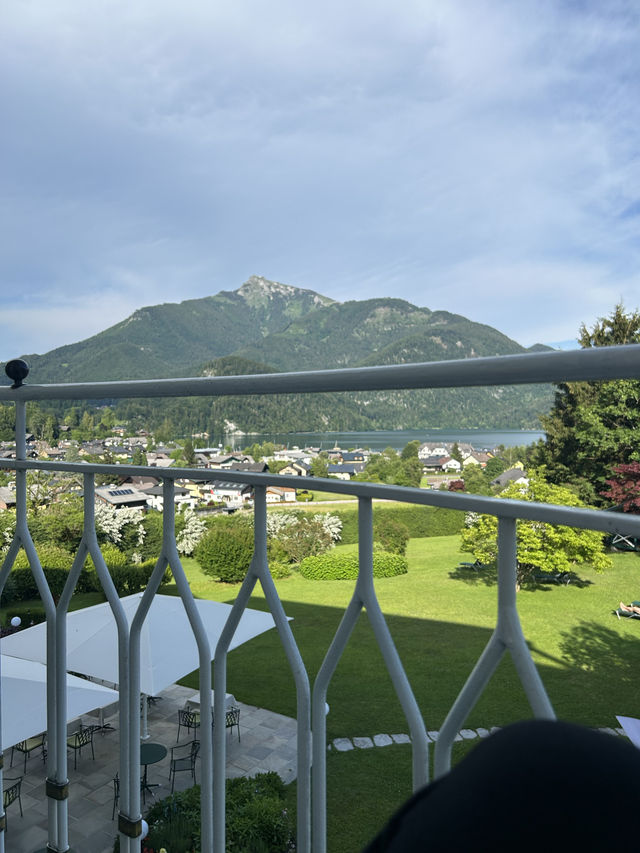 窓を開ければ目の前に湖と絶景…！ホテル ホロウェガー🇦🇹
