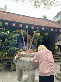 เที่ยวชมวัดเก่าแก่ Ba Da Pagoda : Hanoi