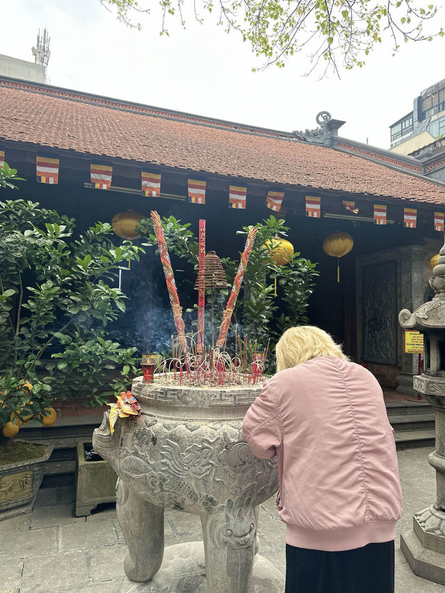 เที่ยวชมวัดเก่าแก่ Ba Da Pagoda : Hanoi  เที่ยวชมวัดเก่าแก่ Ba Da Pagoda : Hanoi