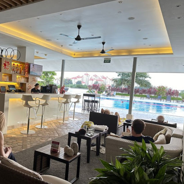 Perfect Poolside Experience with PARKROYAL 🇸🇬