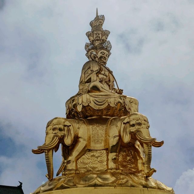 Unplanned day trip at Emeishan