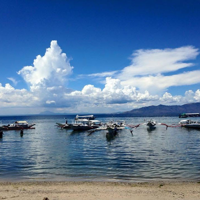 "Discovering Puerto Galera: A Tropical Paradise in the Philippines"
