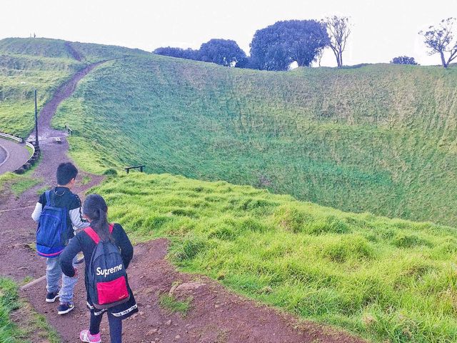 遠足伊甸山の近看死火山地貌🌋