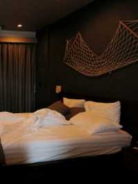 Baan Tah on the Sea ที่พักริมทะเลบางเสร่