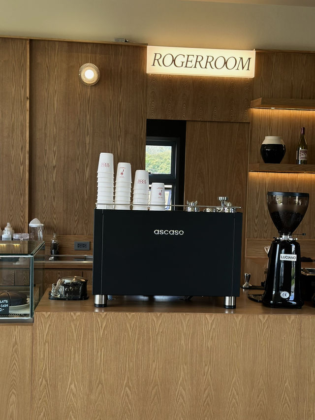 ROGERROOM Coffee • Brunch • Dining