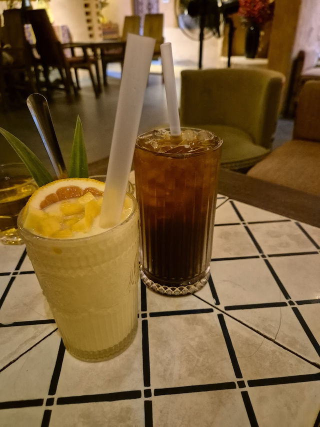 베트남 다낭 Cửa Ngõ Café 카페