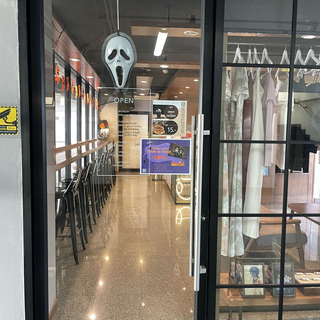Brothers & sister cafe