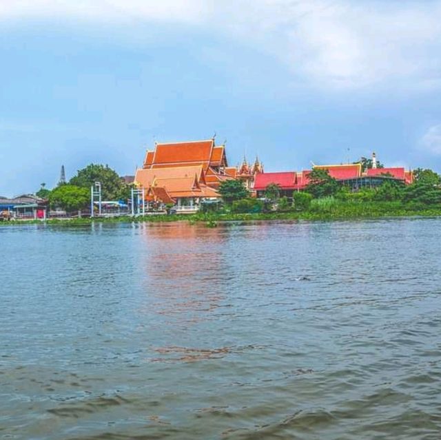 เจดีย์เอียง เกาะเกร็ด โบสถ์สวย นนทบุรี 