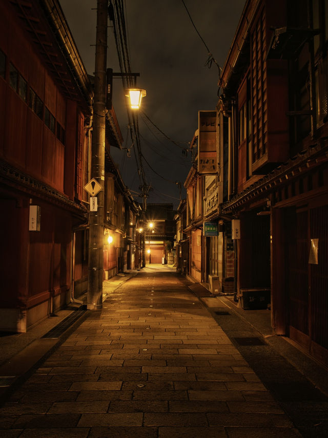 【石川】夜が更ける時間帯からの散策がおすすめ‼️薄暗い町屋街で風情を堪能🥰