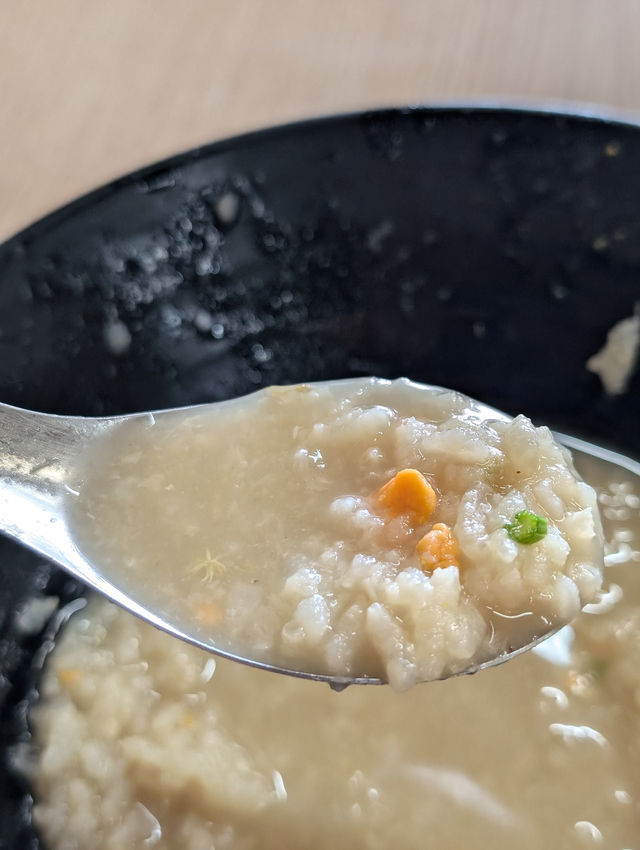 台南安平「阿美深海鮮魚湯」粥裡有蟹🦀！ Holy蟹🦀！