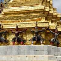 The Jewel of Bangkok: A Day at the Temple of the Emerald Buddha