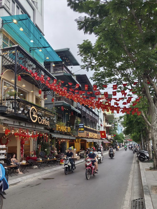 Cafés Around Hanoi’s Hoàn Kiếm Lake: Sipping Coffee with a View