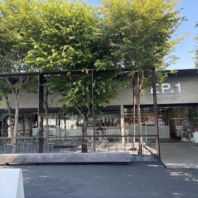 EP.1 Coffee & Roastery