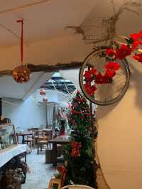 คาเฟ่สุดฮิตตลอดกาล UNBIRTHDAY CAFE🎁🎄