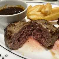 【東京🗼】麻布台ヒルズでちょっと贅沢な絶品お肉ランチ🍽️