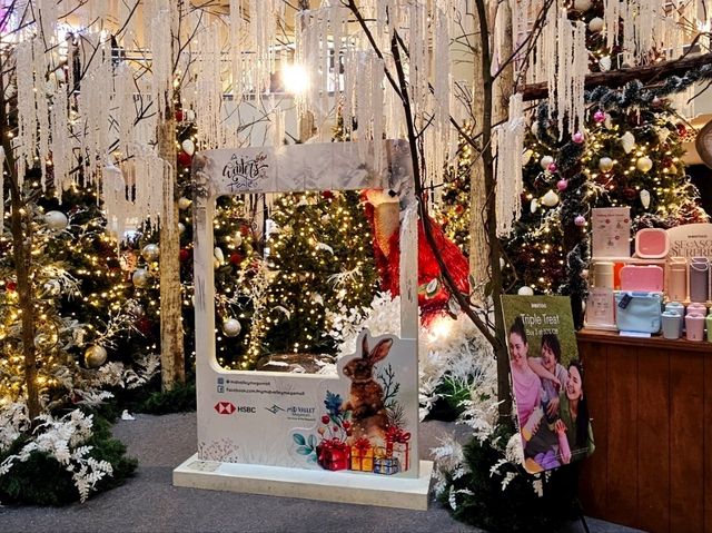 A Christmas encounter at Mid Valley Megamall