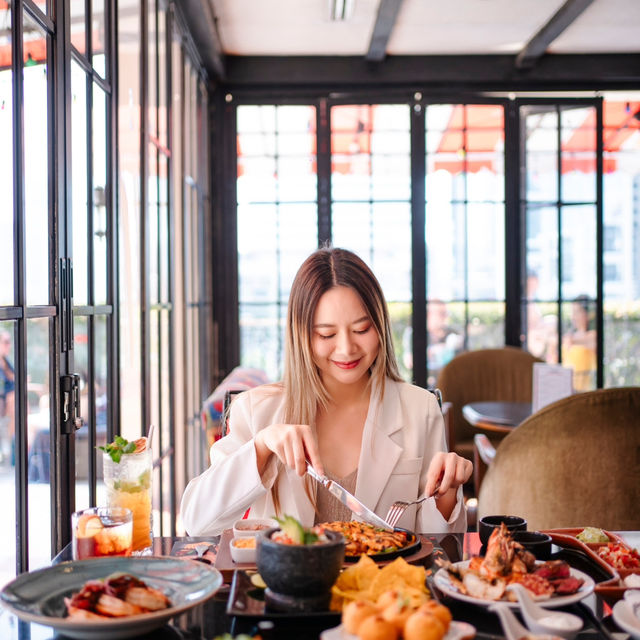 Weekend Pool Brunch ริมสระว่ายน้ำสุดชิล