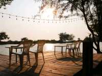 คาเฟ่ริมน้ำ Leisure cafe'n bar 