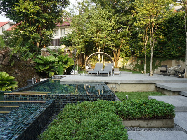 Recharge in Style at Lloyd’s Inn Singapore: A Hidden Gem for Staycations