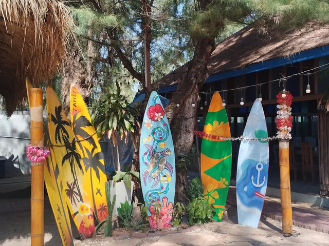 Tutu Beach คาเฟ่สีชมพูริมทะเล