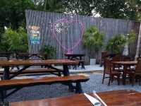 ปิ้งย่างนั่งรับลมริมน้ำแคว Jungle View Restaurant