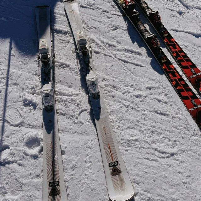 Zermatt: Skiing with a View of the Matterhorn! 🏔️❄️⛷️